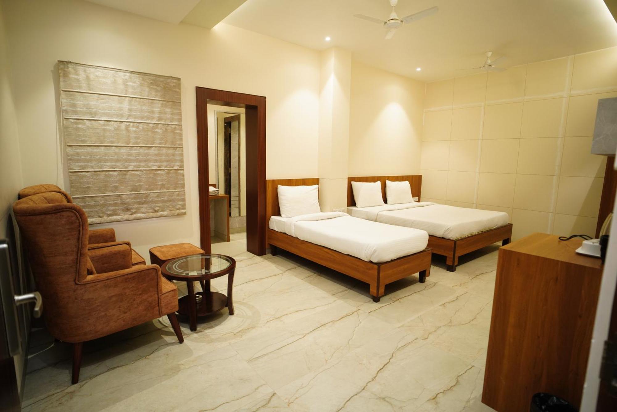 Hotel City Grand Varanasi — Photos 3