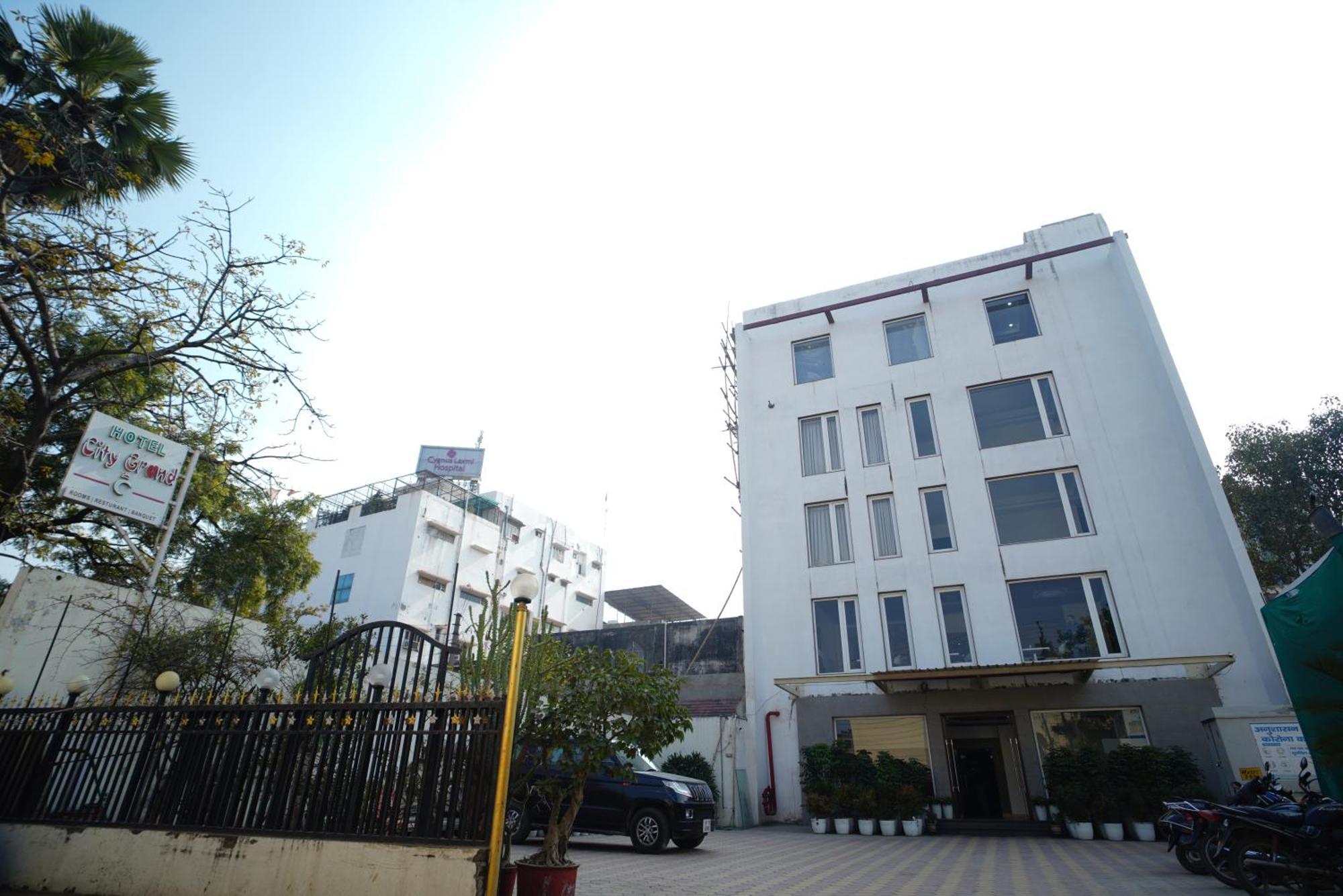 Hotel City Grand Varanasi, Varanasi